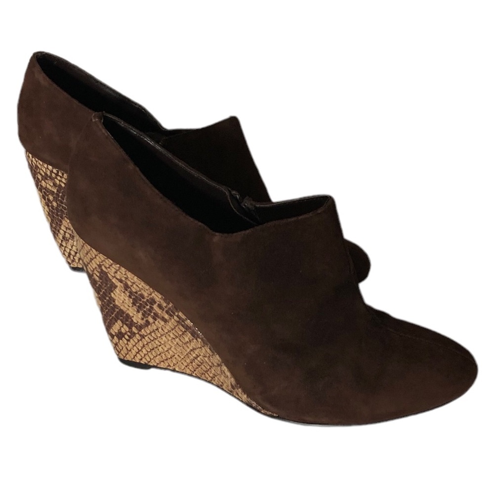 𝅺Suede Snake Wedge Beverly Feldman Stack Heel Bootie Python Size 8.5